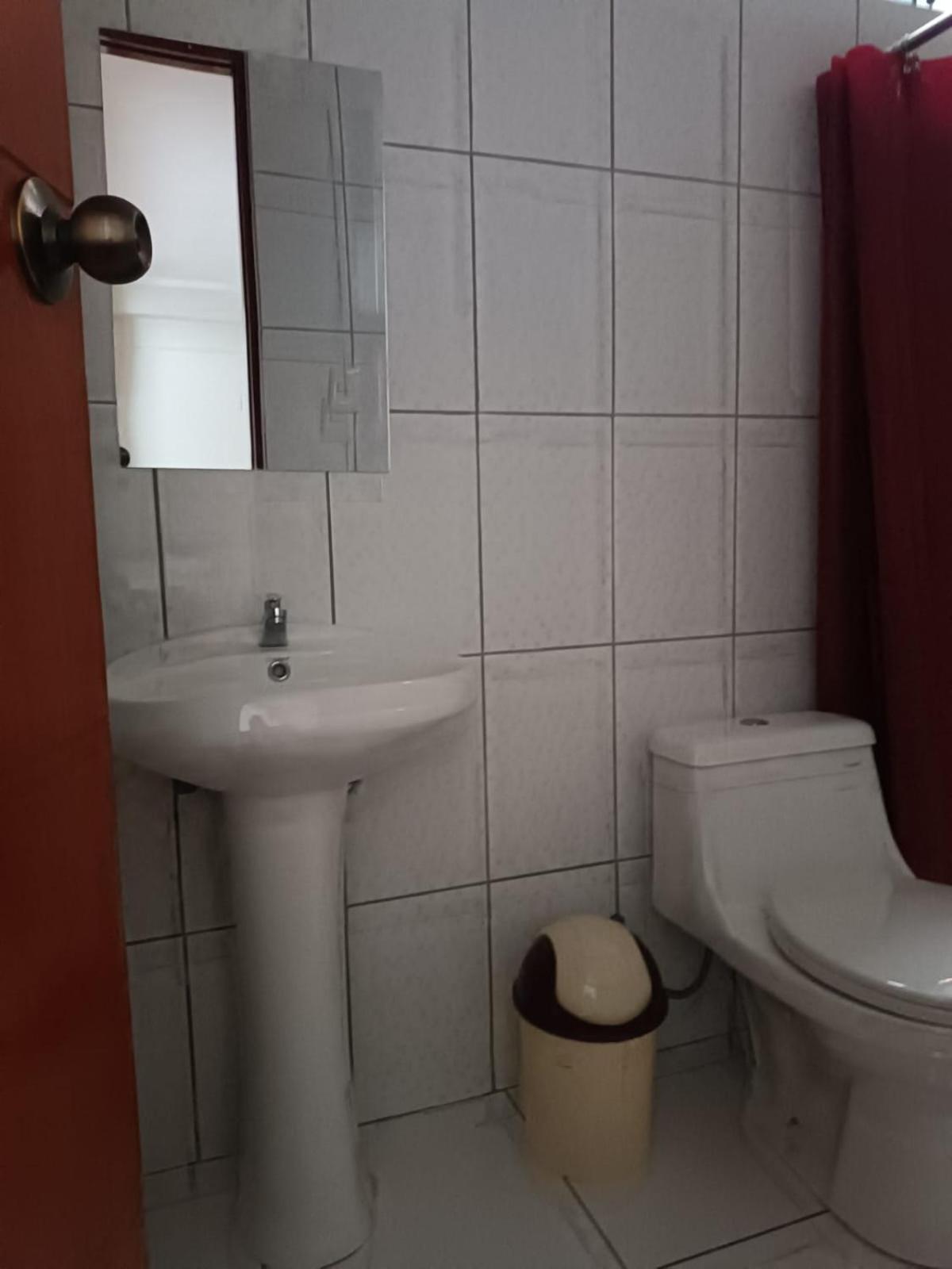 Hostal Yuraq Wasi 596 Аякучо Екстер'єр фото